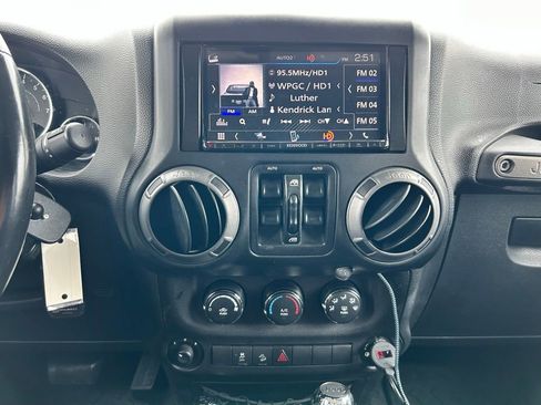 Used 2014 Jeep Wrangler Unlimited Sport w/ Quick Order Package 24S AWD/4WD image 23