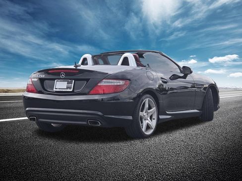 Used 2013 Mercedes-Benz SLK 250 image 15
