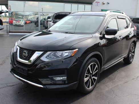 Used 2019 Nissan Rogue SL image 2