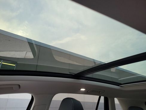 New 2026 Volkswagen Tiguan SE FWD image 21