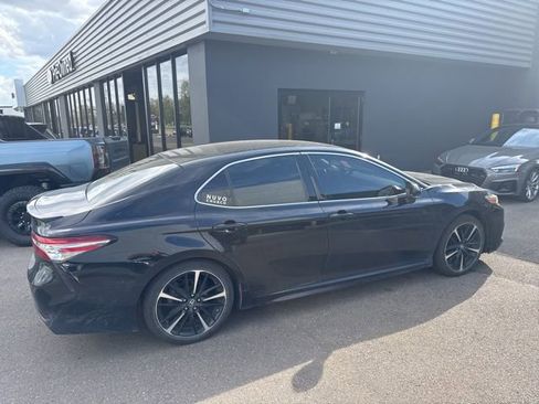 Used 2018 Toyota Camry XSE image 3