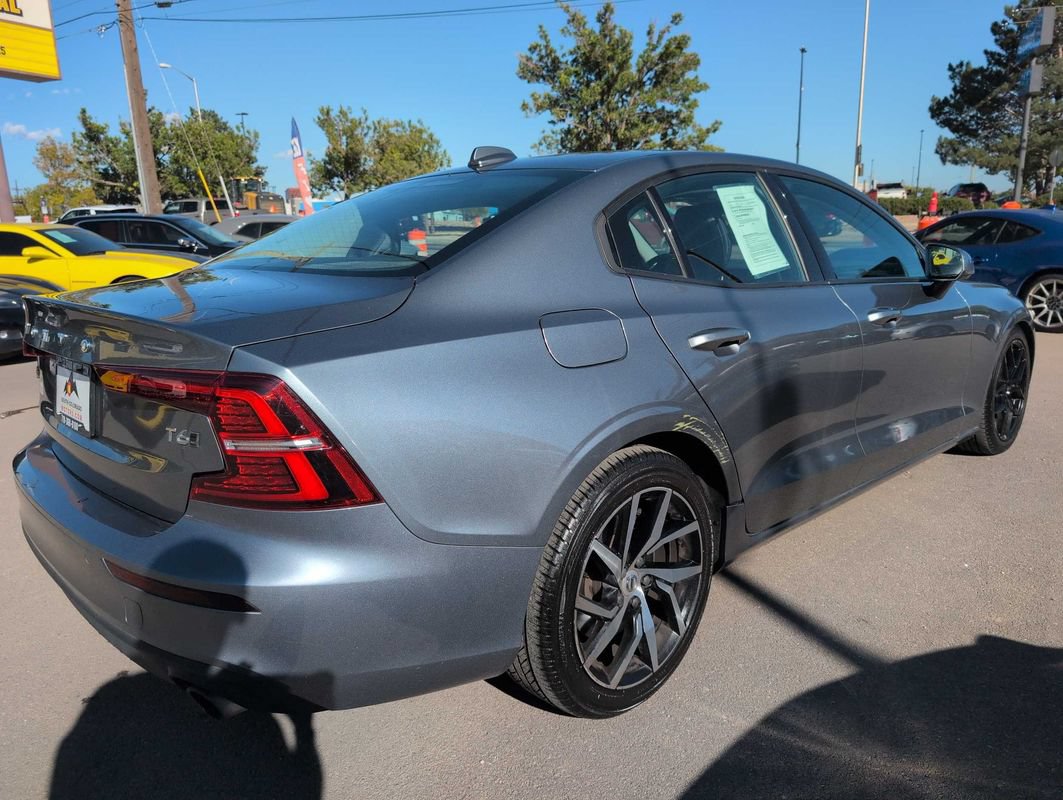 Used 2020 Volvo S60 T6 Momentum AWD/4WD image 7