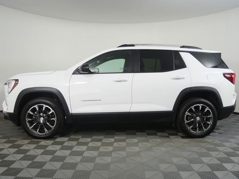 Used 2025 GMC Terrain Elevation w/ Elevation Premium Package AWD/4WD image 6