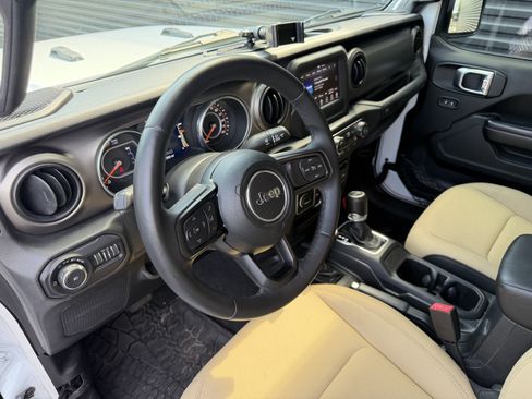 Used 2019 Jeep Wrangler Unlimited Sport S AWD/4WD image 4