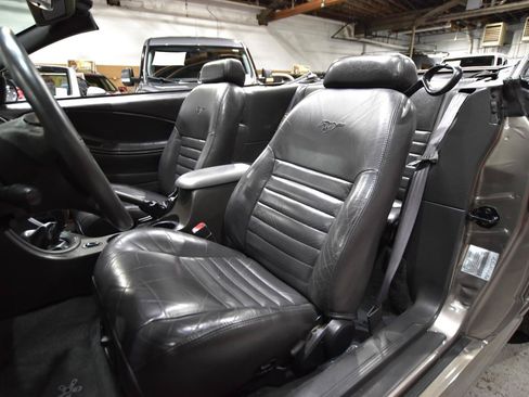 Used 2001 Ford Mustang GT RWD image 34