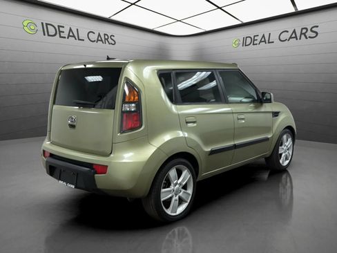 Used 2010 Kia Soul ! FWD image 5