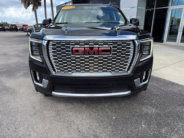 Used 2023 GMC Yukon XL Denali RWD image 3