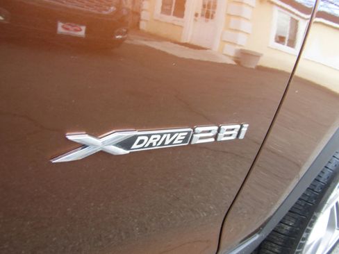 Used 2017 BMW X3 xDrive28i image 9