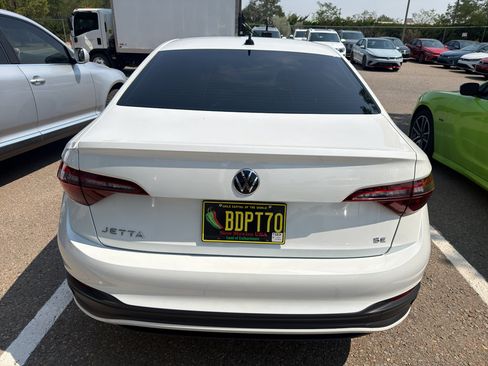 Used 2022 Volkswagen Jetta SE FWD image 13