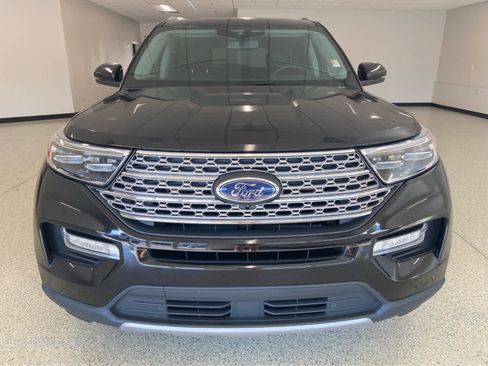 Used 2022 Ford Explorer Limited w/ Equipment Group 301A image 3