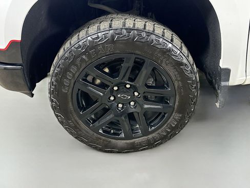 Used 2024 Chevrolet Silverado 1500 Custom Trail Boss AWD/4WD image 8