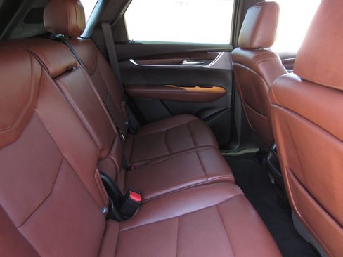 Used 2023 Cadillac XT5 Premium Luxury w/ Technology Package FWD image 12