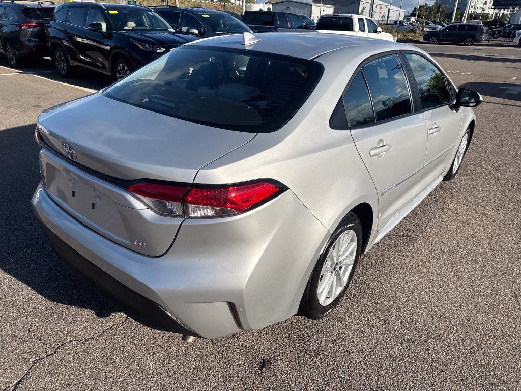 Used 2026 Toyota Corolla LE w/ LE Premium Package FWD image 7