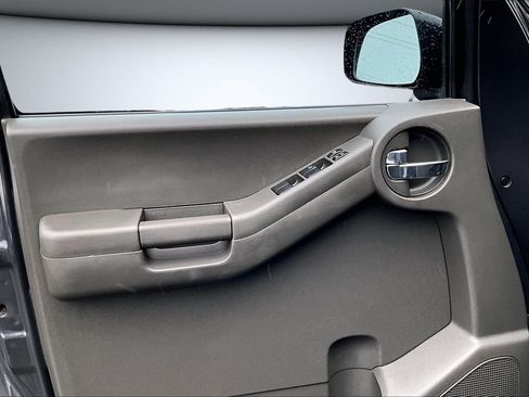 Used 2011 Nissan Xterra PRO-4X image 17