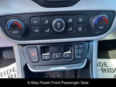 Used 2019 GMC Terrain SLT w/ Preferred Package image 14