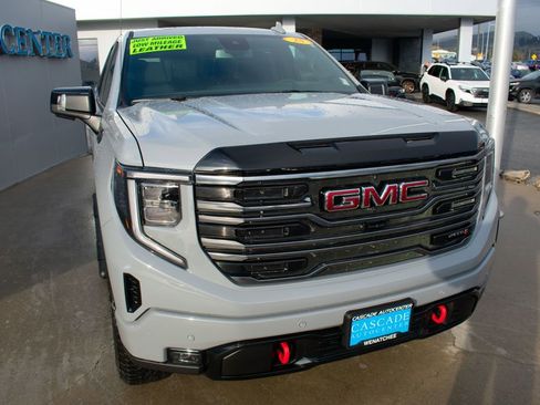 Certified 2025 GMC Sierra 1500 AT4 w/ AT4 Premium Package image 10