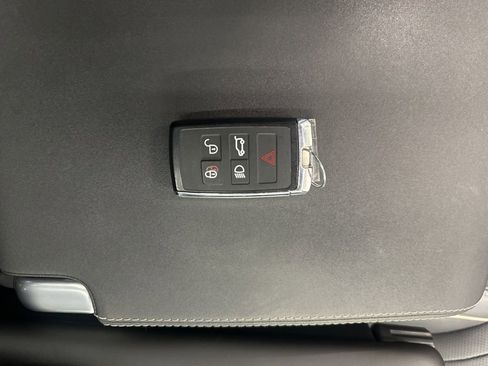 Used 2022 Land Rover Discovery HSE R-Dynamic image 41