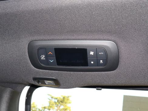 New 2026 Chrysler Pacifica Select image 21