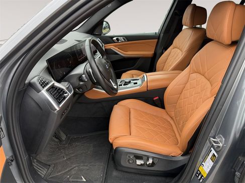 Certified 2024 BMW X5 xDrive40i w/ Premium Package image 2