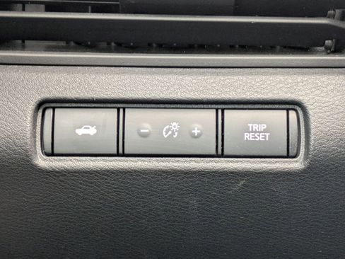 Used 2020 Nissan Altima 2.5 SR w/ Premium Package image 17