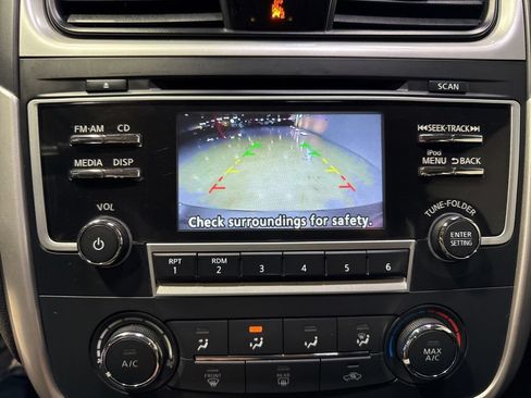 Used 2017 Nissan Altima 2.5 SR w/ Midnight Edition Package FWD image 16