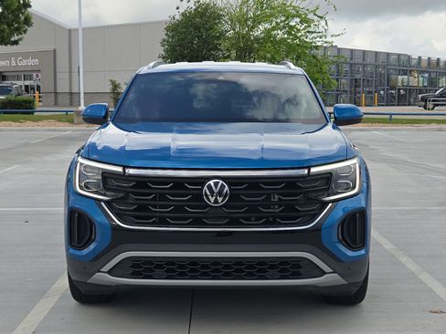 Used 2024 Volkswagen Atlas Cross Sport SE w/ Black Wheel Package image 10