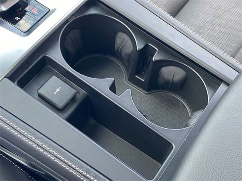 Used 2025 Jaguar F-PACE R-Dynamic S image 18