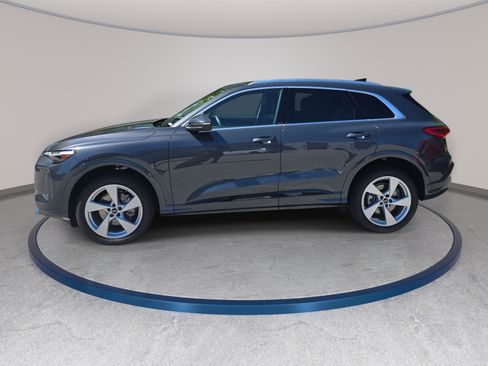 Certified 2025 Audi Q5 Premium w/ Premium Plus AWD/4WD image 5