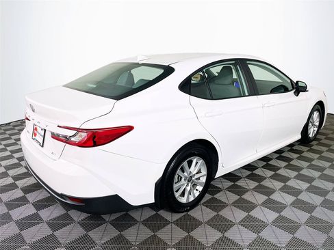 Used 2025 Toyota Camry LE w/ Convenience Package FWD image 9