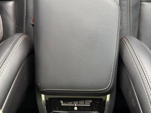 Used 2023 Volvo XC60 B5 Ultimate image 36