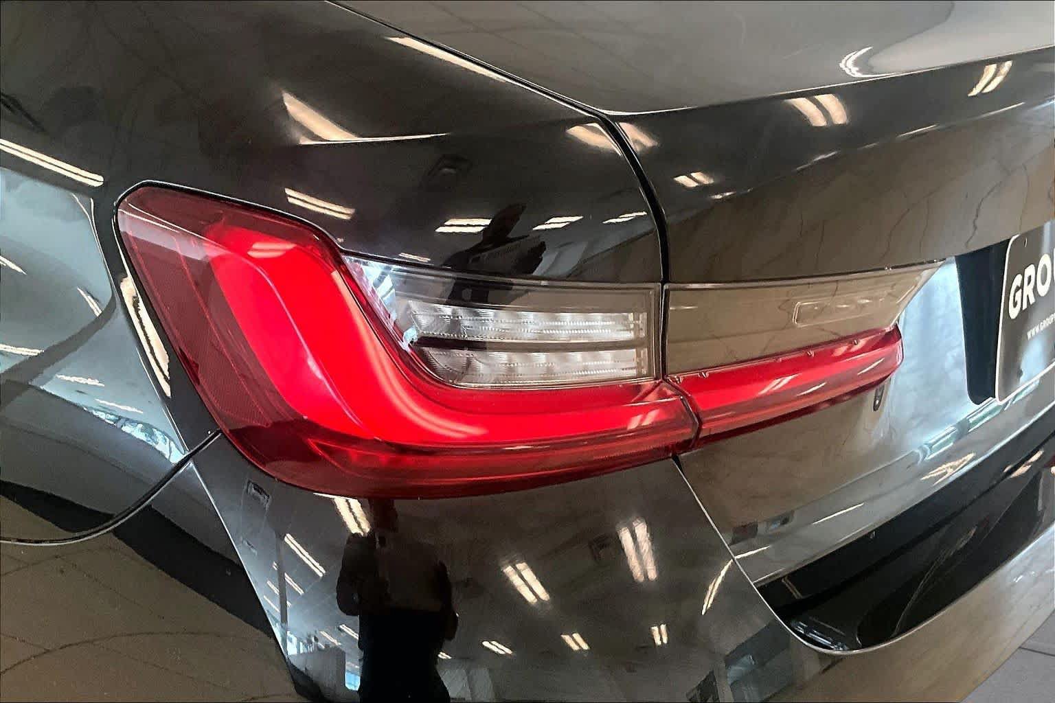 Used 2024 BMW 330i Sedan w/ Premium Package RWD image 26