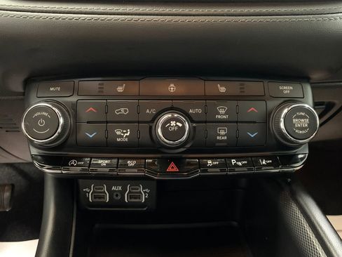 Used 2022 Dodge Durango GT image 29