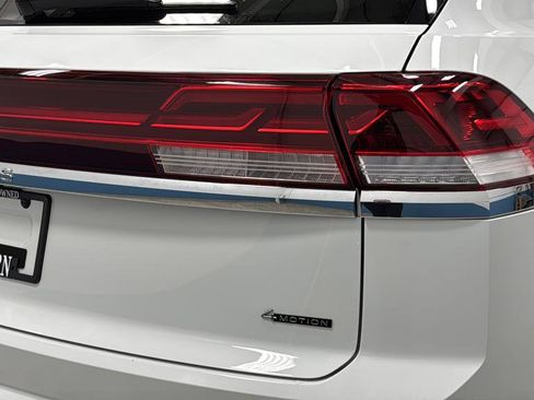 Used 2024 Volkswagen Atlas Cross Sport SE w/ Panoramic Sunroof Package AWD/4WD image 36