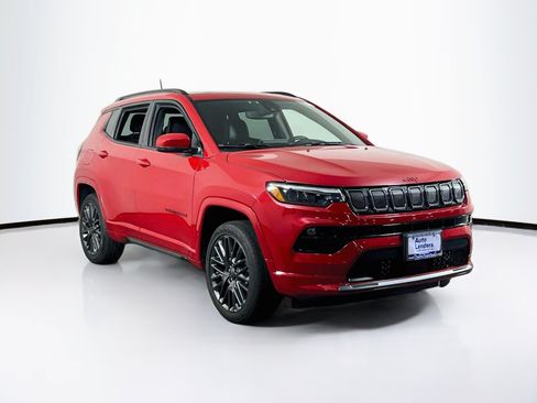 Used 2022 Jeep Compass Limited w/ (RED) Package AWD/4WD image 3