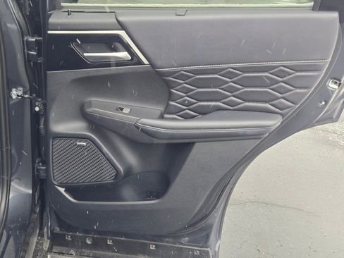 Used 2025 Mitsubishi Outlander SEL image 9