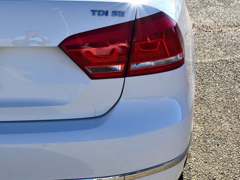 Used 2013 Volkswagen Passat TDI SE image 12