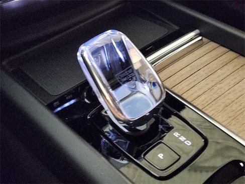 New 2026 Volvo XC60 B5 Plus w/ Protection Package Premier image 20