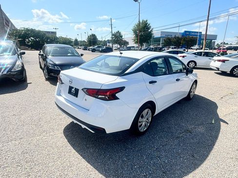 Used 2023 Nissan Versa S FWD image 19