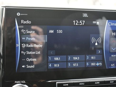 Used 2021 Toyota Highlander Limited image 35