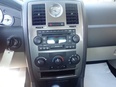 Used 2007 Chrysler 300 image 5