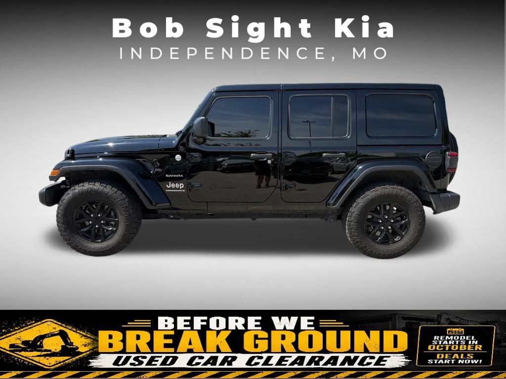 Used 2024 Jeep Wrangler Unlimited Sahara w/ Technology Group AWD/4WD image 5