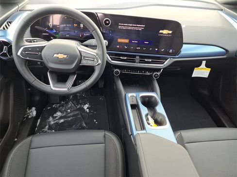 New 2026 Chevrolet Equinox EV LT image 21