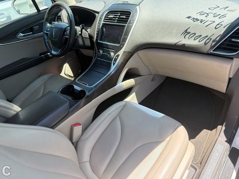 Used 2019 Lincoln Nautilus Select FWD image 7