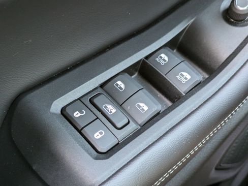 Used 2025 Jeep Grand Cherokee Laredo X image 23