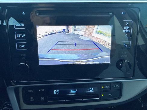 Used 2018 Toyota Corolla LE FWD image 26