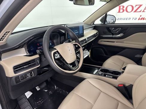 New 2026 Lincoln Corsair Premiere image 14