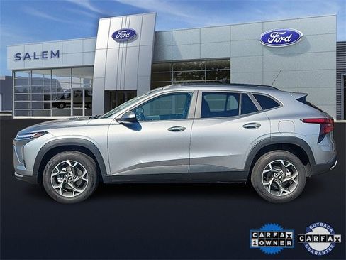 Used 2025 Chevrolet Trax LT w/ Driver Confidence Package image 5