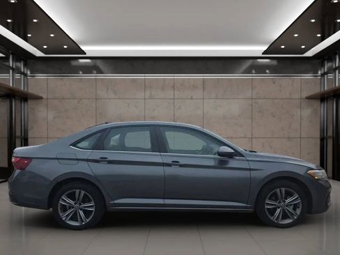Used 2022 Volkswagen Jetta SE image 8