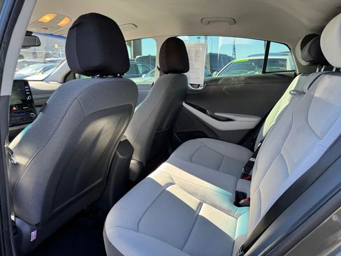 Used 2022 Hyundai Ioniq SE image 14