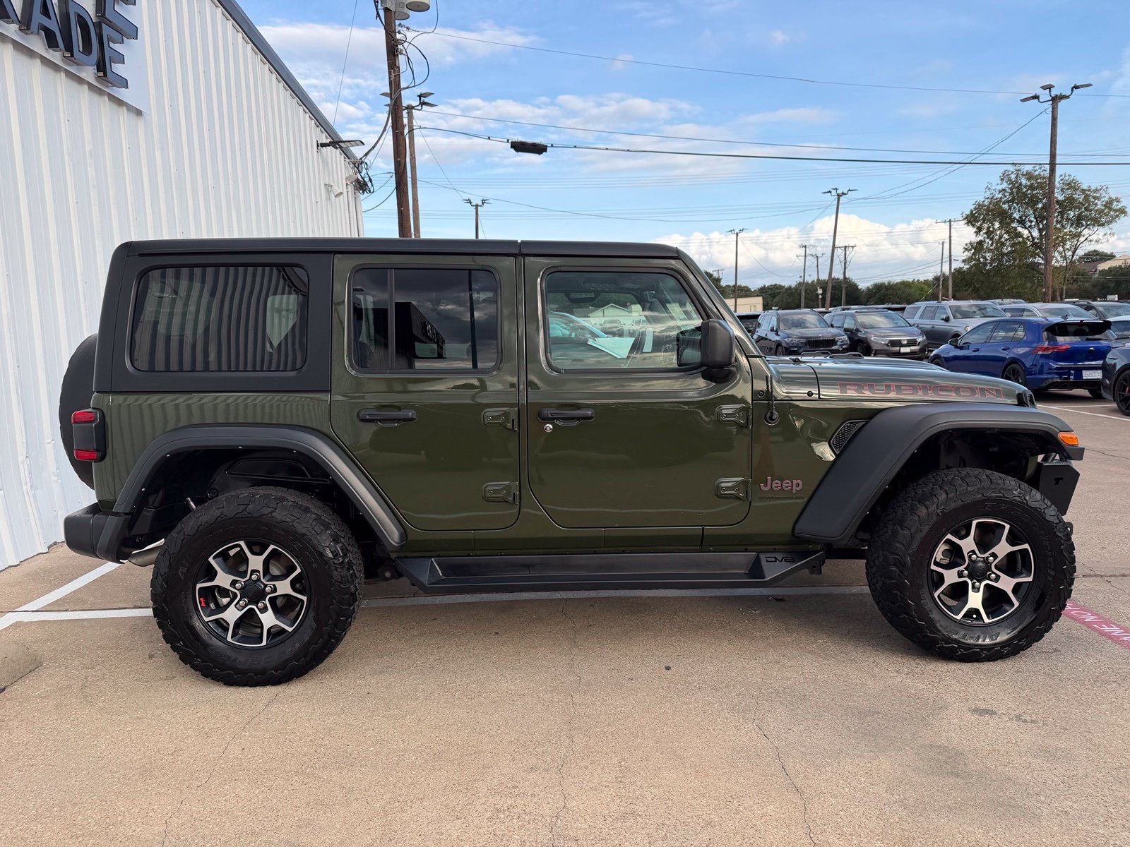 Used 2023 Jeep Wrangler Unlimited Rubicon w/ Dual Top Group AWD/4WD image 9